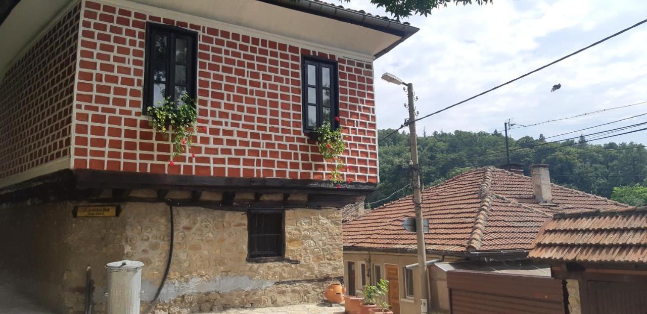 The Red Konak Villa Veliko Tarnovo Exterior photo
