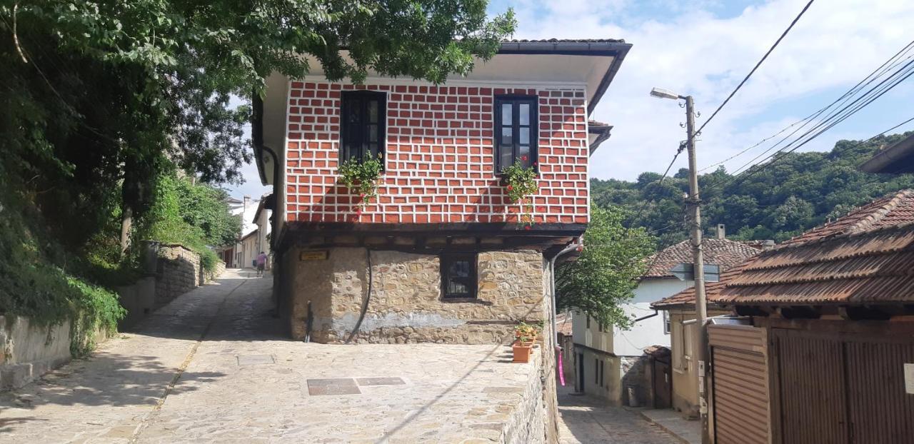 The Red Konak Villa Veliko Tarnovo Exterior photo