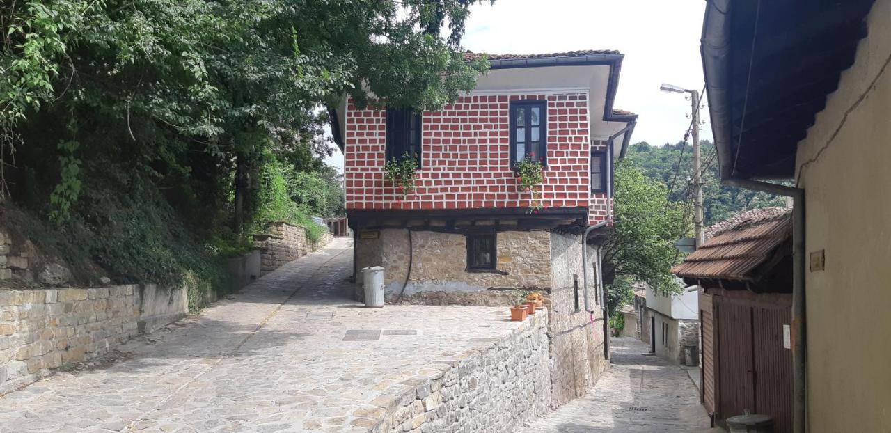The Red Konak Villa Veliko Tarnovo Exterior photo