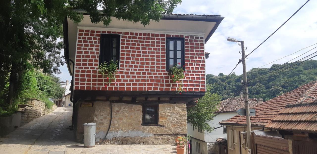 The Red Konak Villa Veliko Tarnovo Exterior photo