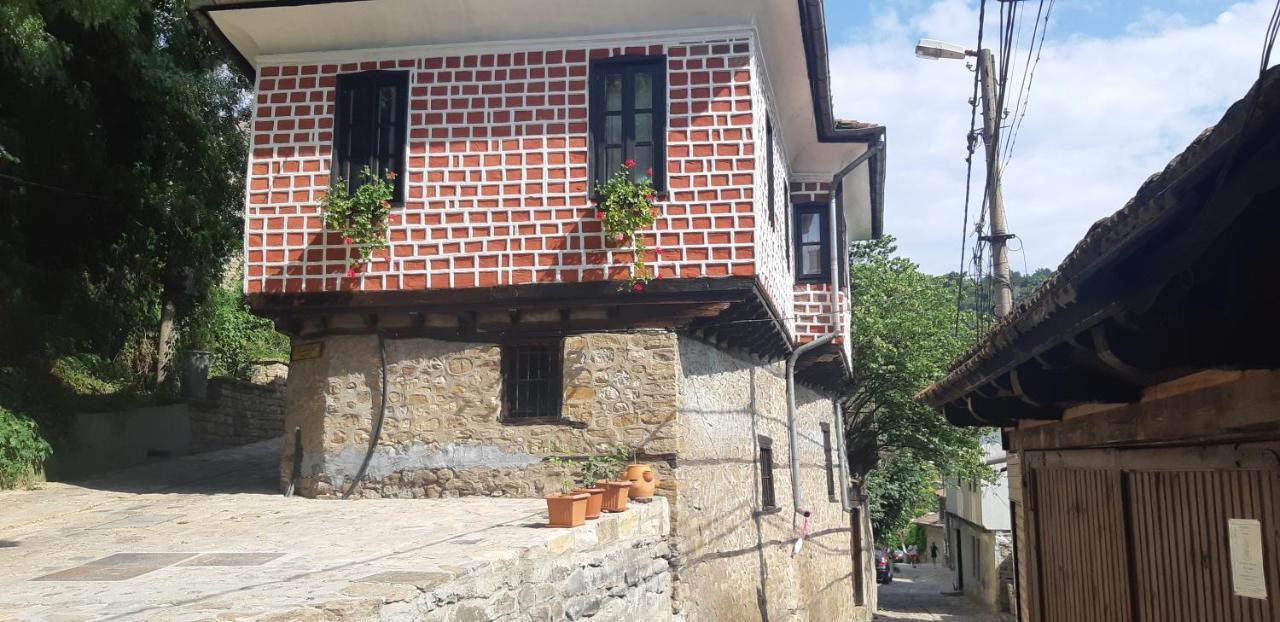 The Red Konak Villa Veliko Tarnovo Exterior photo