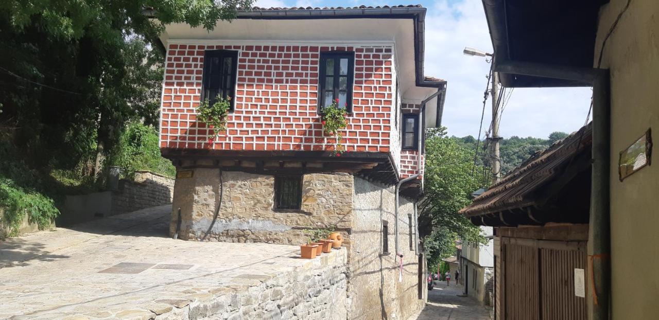 The Red Konak Villa Veliko Tarnovo Exterior photo